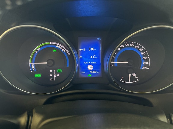 Toyota Auris 16 of 25