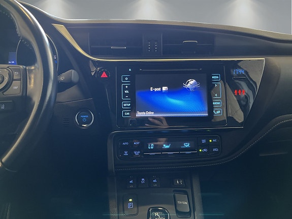 Toyota Auris 11 of 25