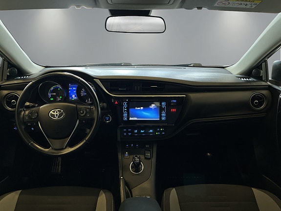 Toyota Auris 10 of 25