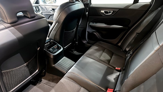 Volvo V60 11 of 23
