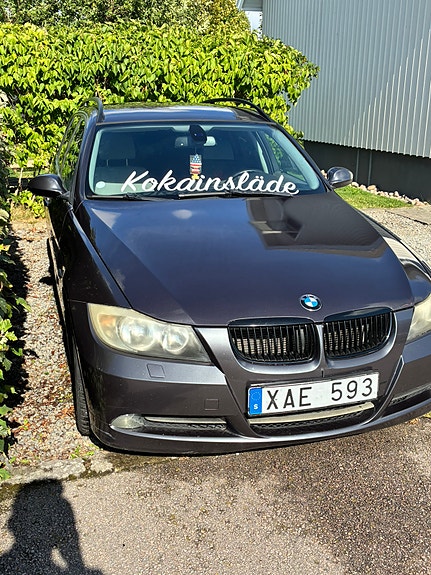 BMW 325i 4 of 5
