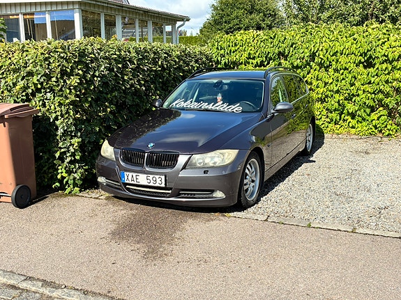 BMW 325i 2 of 5