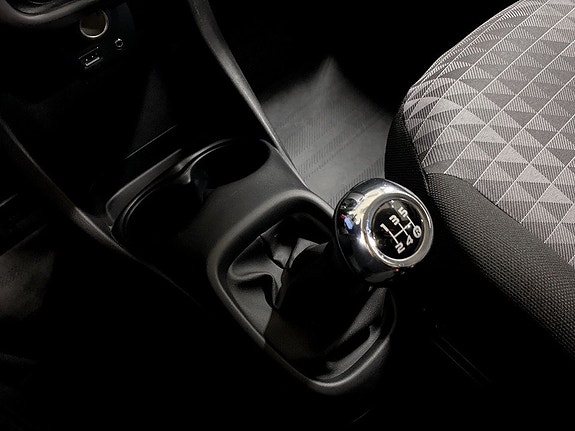Peugeot 108 12 of 18