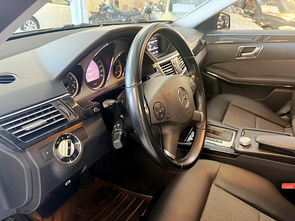 Mercedes-Benz E200 16 of 24