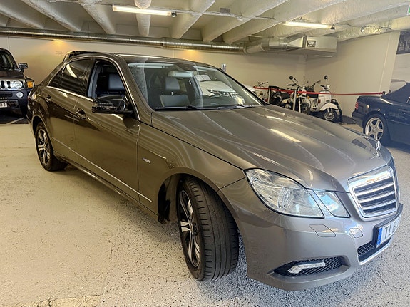 Mercedes-Benz E200 6 of 24