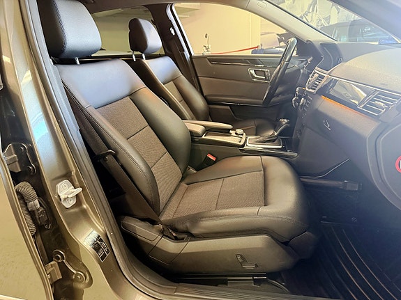 Mercedes-Benz E200 13 of 24