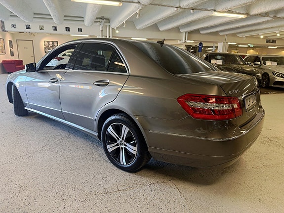 Mercedes-Benz E200 7 of 24