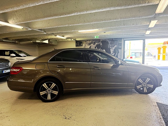 Mercedes-Benz E200 9 of 24
