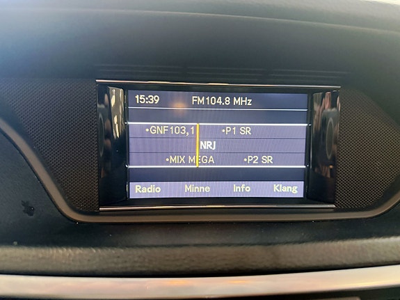 Mercedes-Benz E200 23 of 24