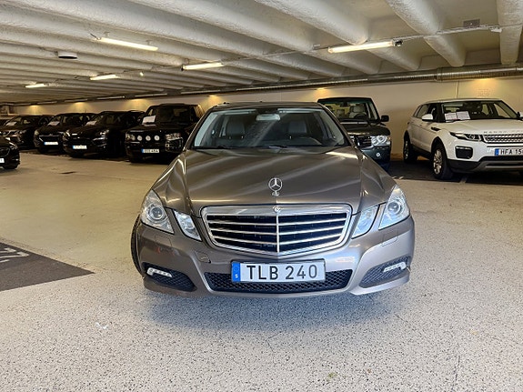 Mercedes-Benz E200 10 of 24