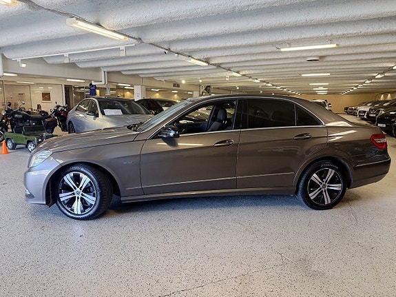 Mercedes-Benz E200 5 of 24