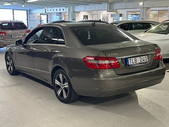 Mercedes-Benz E200 4 of 24