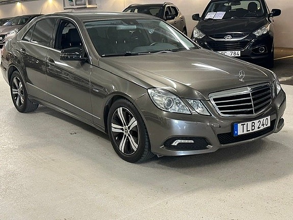 Mercedes-Benz E200 2 of 24