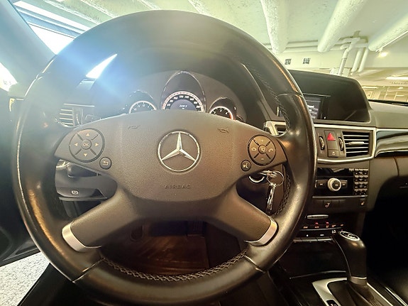 Mercedes-Benz E200 20 of 24