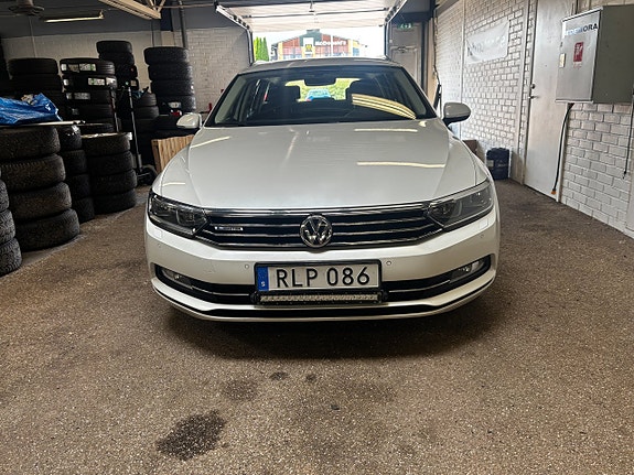 Volkswagen Passat 3 of 7