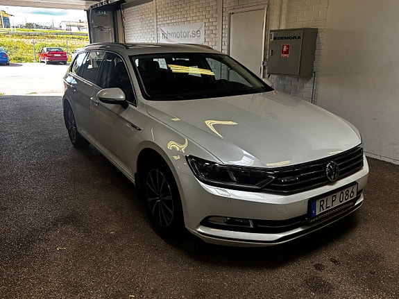 Volkswagen Passat 2 of 7