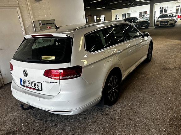 Volkswagen Passat 4 of 7