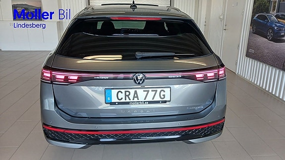 Volkswagen Passat 18 of 27