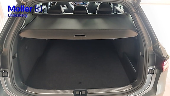 Volkswagen Passat 11 of 27