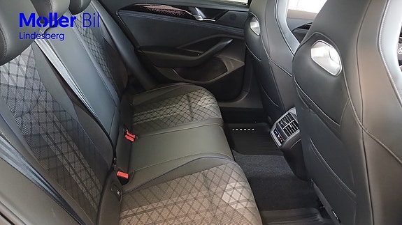 Volkswagen Passat 10 of 27