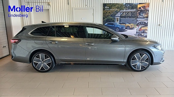 Volkswagen Passat 3 of 27