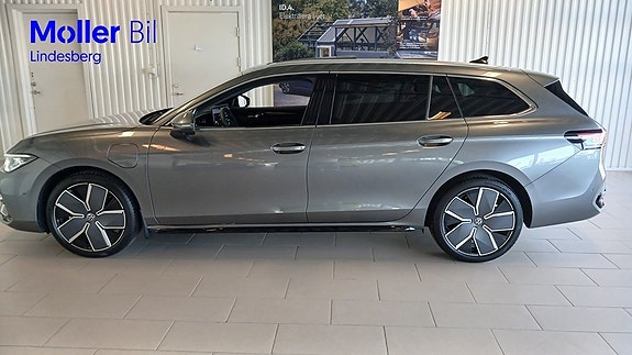 Volkswagen Passat 19 of 27