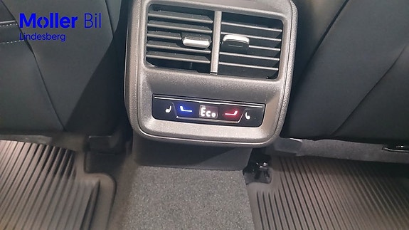 Volkswagen Passat 16 of 27