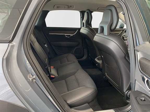 Volvo V90 Cross Country 8 of 15