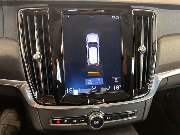Volvo V90 Cross Country 14 of 15