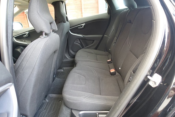 Volvo V40 17 of 22