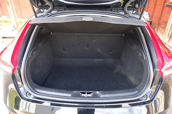 Volvo V40 8 of 22