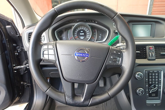 Volvo V40 13 of 22