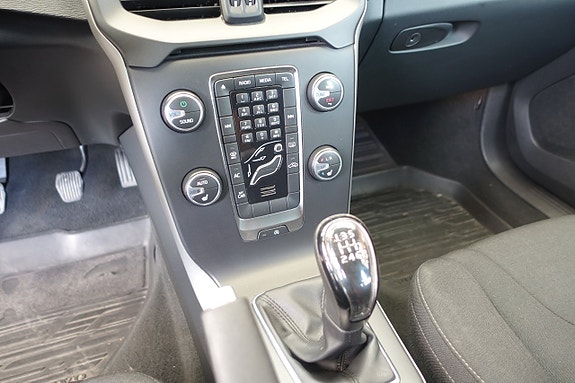 Volvo V40 14 of 22