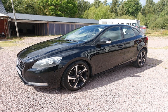 Volvo V40 6 of 22