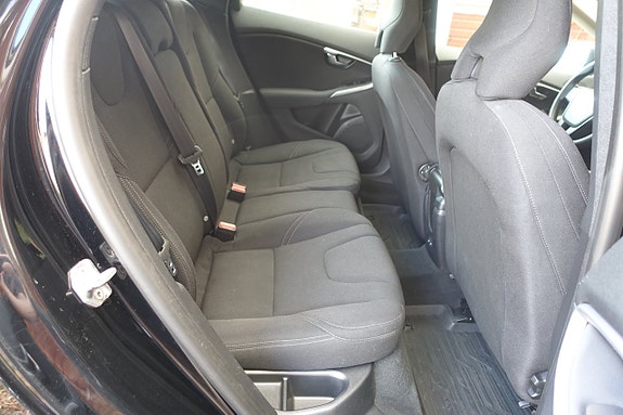 Volvo V40 18 of 22
