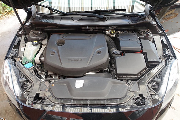 Volvo V40 9 of 22