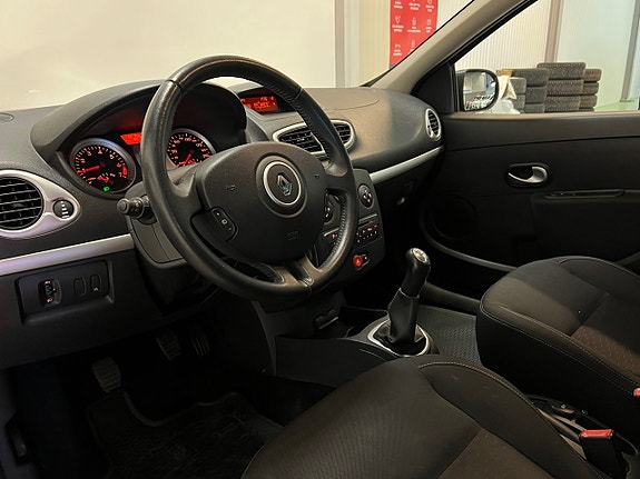 Renault Clio 9 of 23