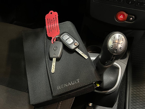 Renault Clio 21 of 23