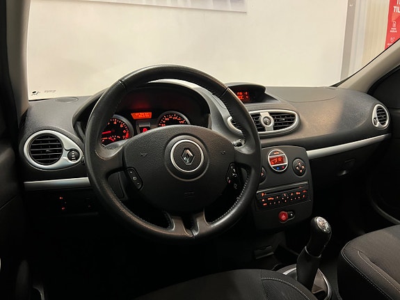 Renault Clio 13 of 23