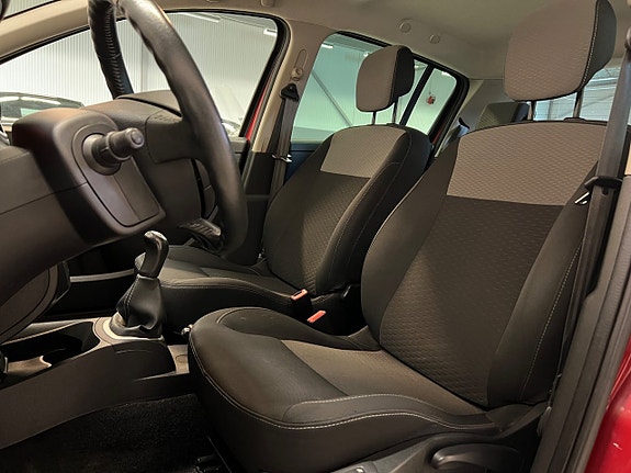 Renault Clio 10 of 23