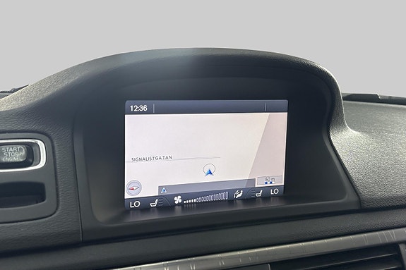 Volvo XC70 14 of 19