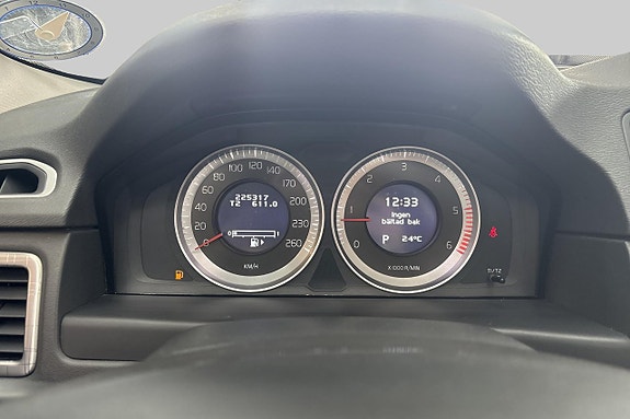 Volvo XC70 13 of 19