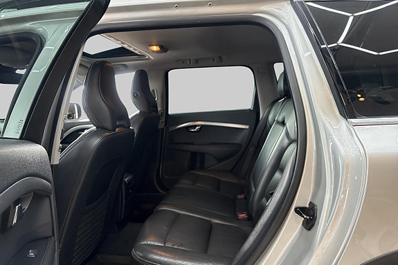 Volvo XC70 9 of 19