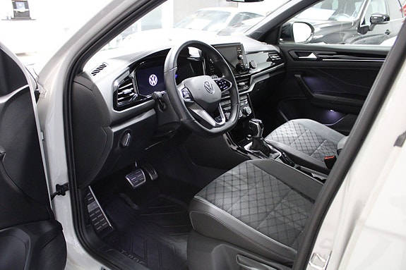 Volkswagen T-Roc 5 of 17