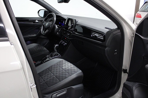 Volkswagen T-Roc 9 of 17