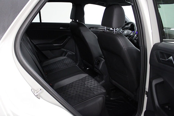 Volkswagen T-Roc 8 of 17