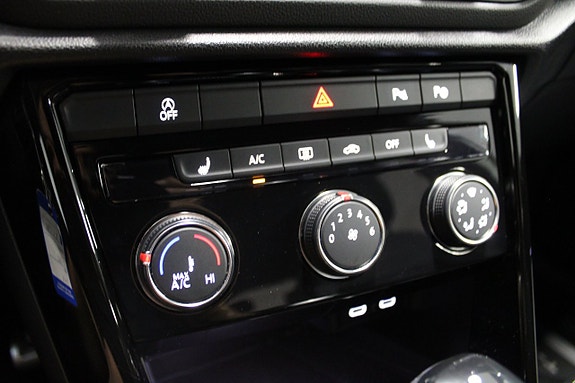 Volkswagen T-Roc 15 of 17