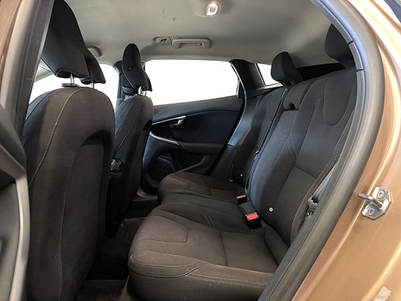 Volvo V40 20 of 24