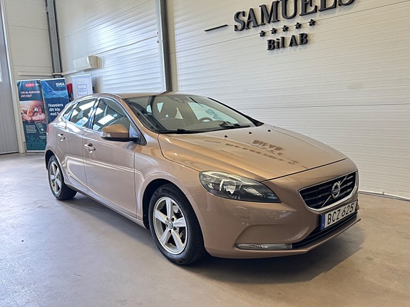 Volvo V40 22 of 24