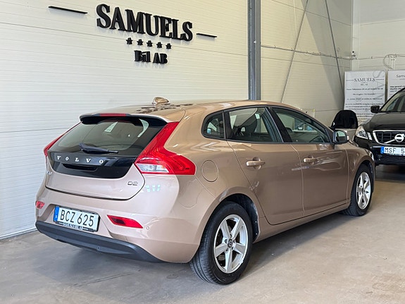 Volvo V40 23 of 24